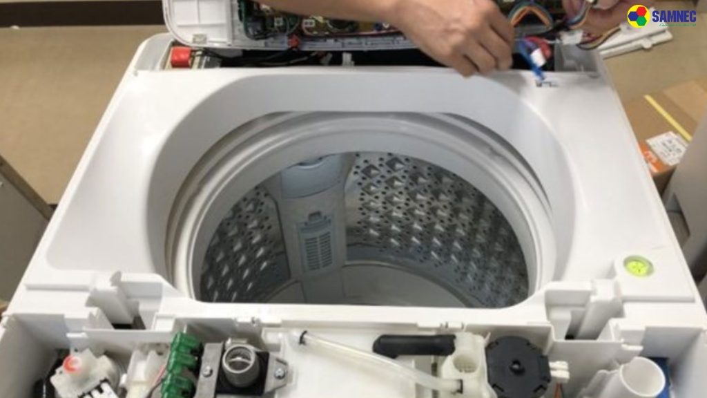 Kiểm tra bộ giảm xóc của máy giặt Hitachi