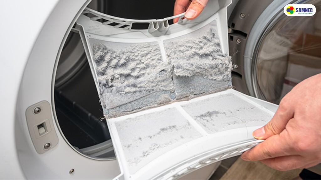 Bước 2: Vệ sinh tấm lọc