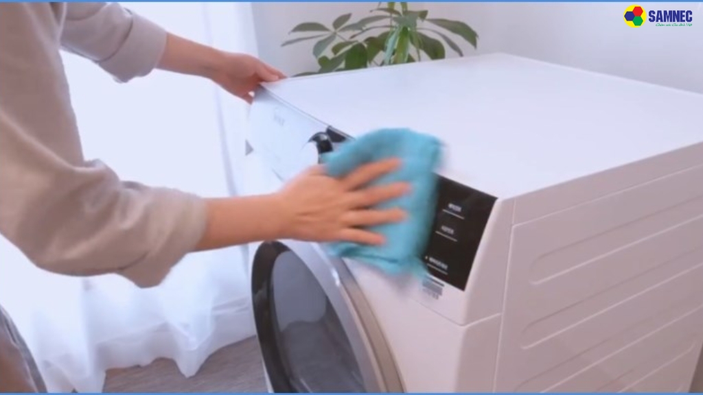 Vệ sinh bên ngoài máy sấy quần áo