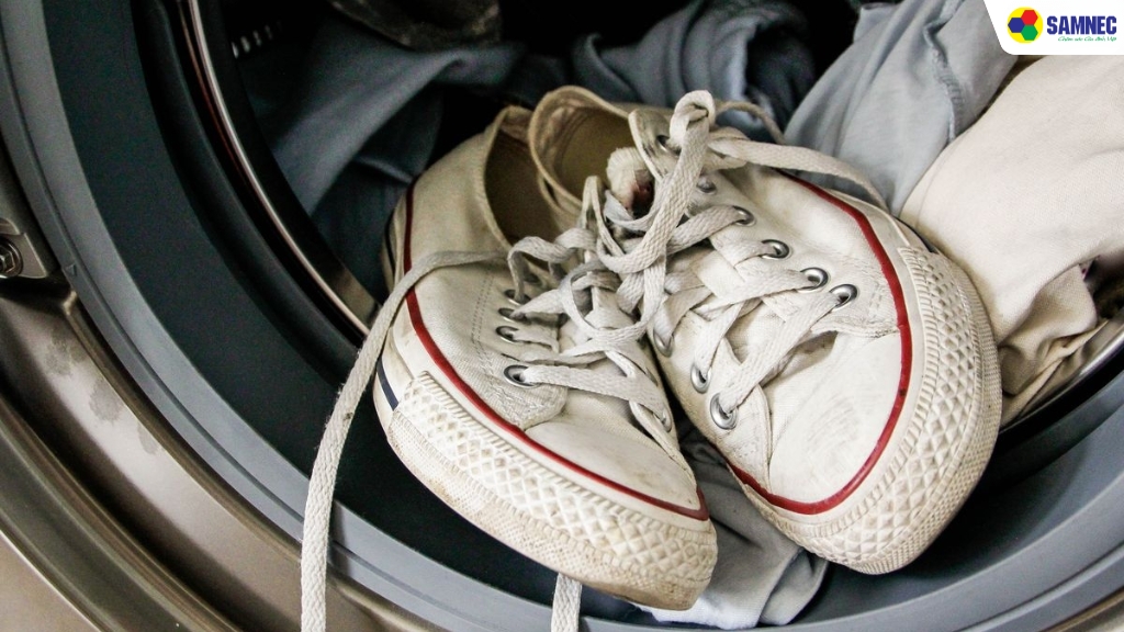 Giày có thể sấy trong máy sấy