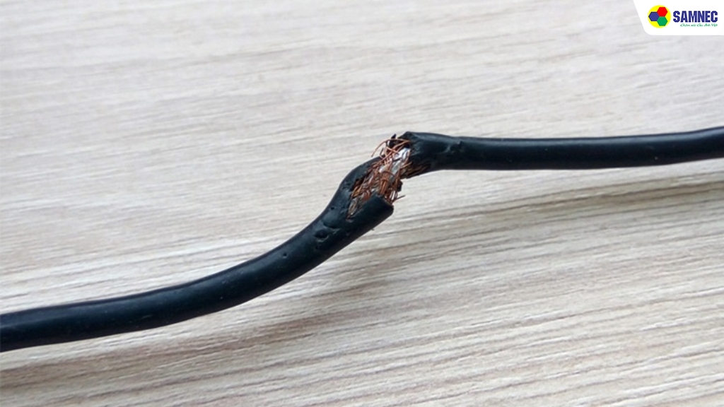 Kiểm tra dây tín hiệu từ board mạch đến phao áp suất