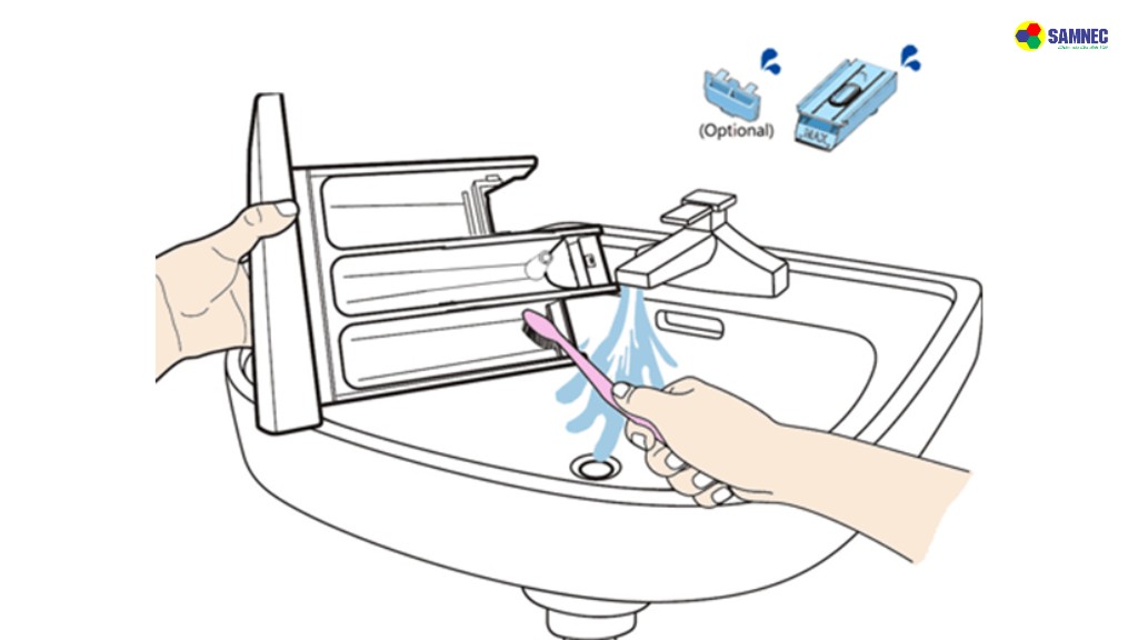 Làm sạch các bộ phận trong ngăn dưới vòi nước chảy.