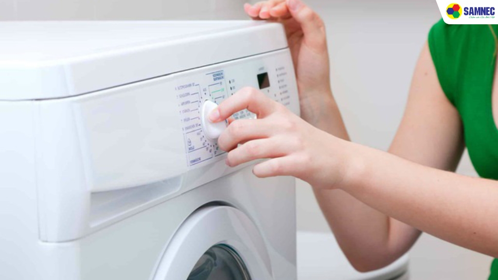 Chọn mức nước phù hợp với lượng quần áo