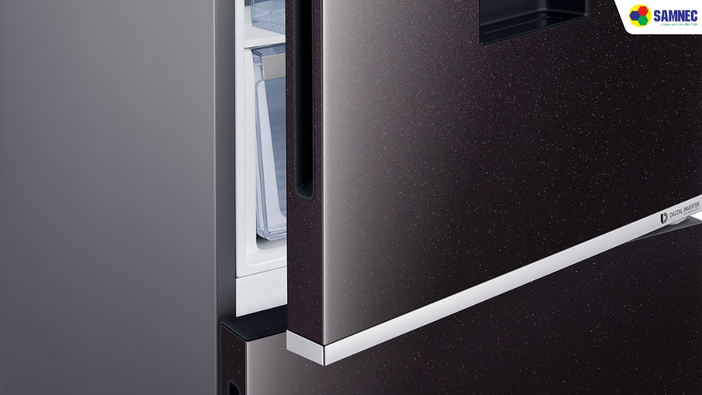 Tủ lạnh Samsung 307 lít RB30N4190BY/SV sở hữu thiết kế phẳng