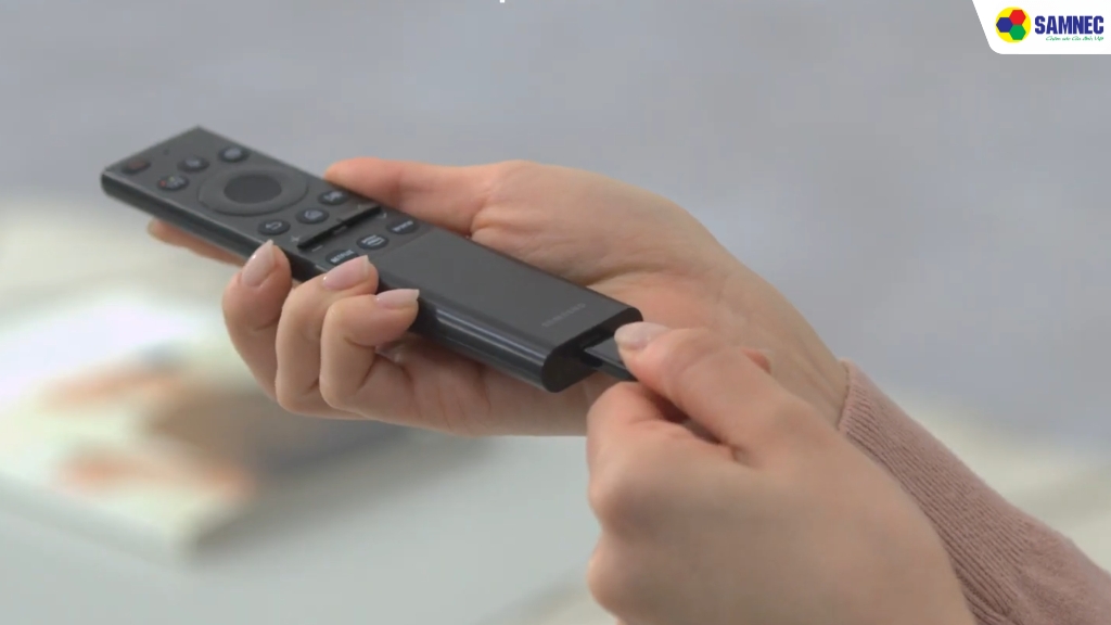 Cách sạc nhanh điều khiển Samsung bằng cáp USB-C