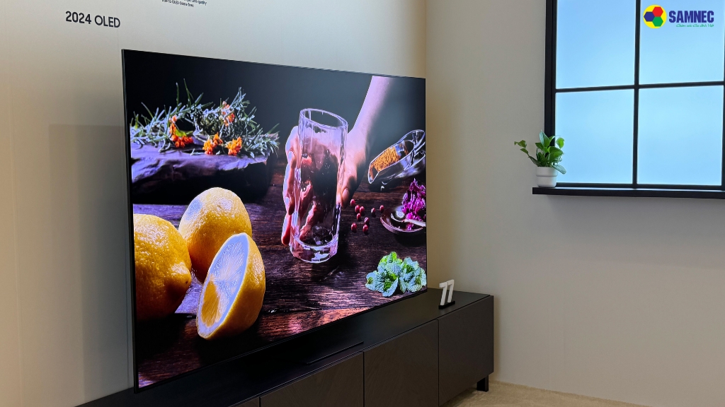 Thân máy của tivi S95D được tinh giảm chỉ còn 11mm