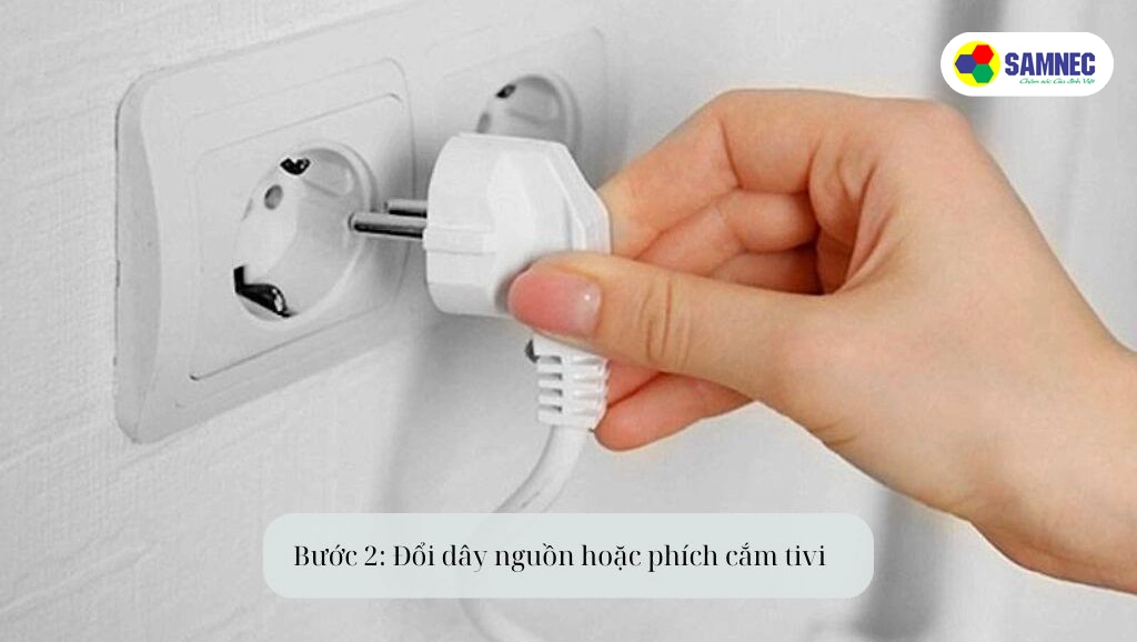 Người dùng có thể đổi dây cắm điện tivi