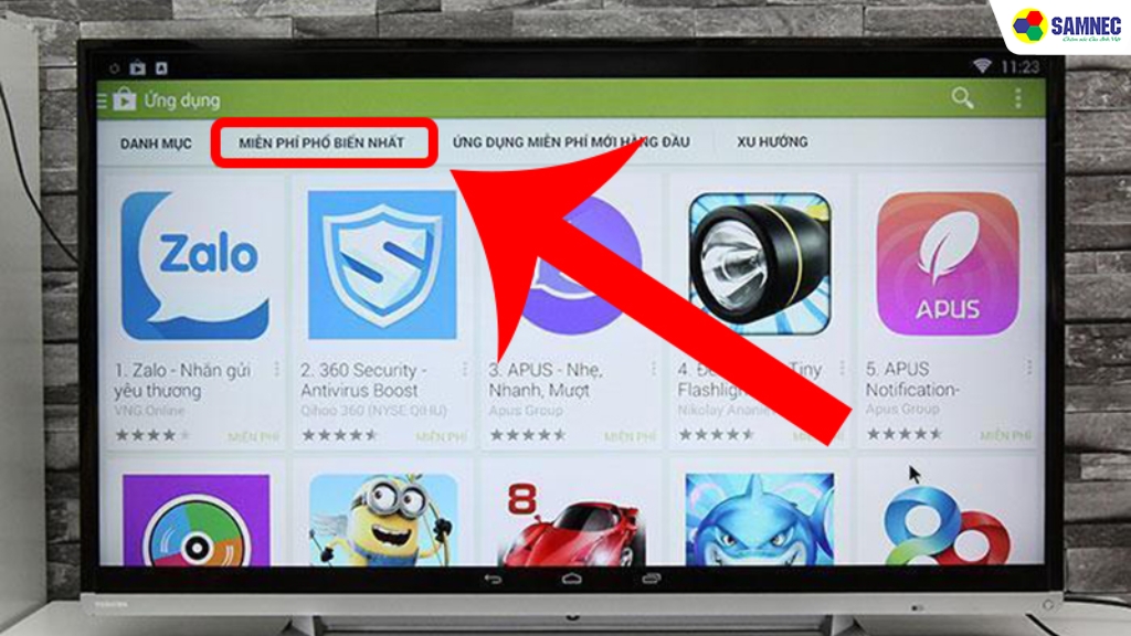 Tìm và chọn ứng dụng bạn muốn tải về trong CH Play rồi bấm Cài đặt.