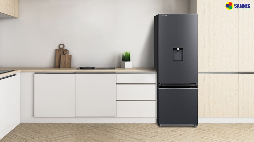 Để tủ lạnh tránh xa nguồn nhiệt