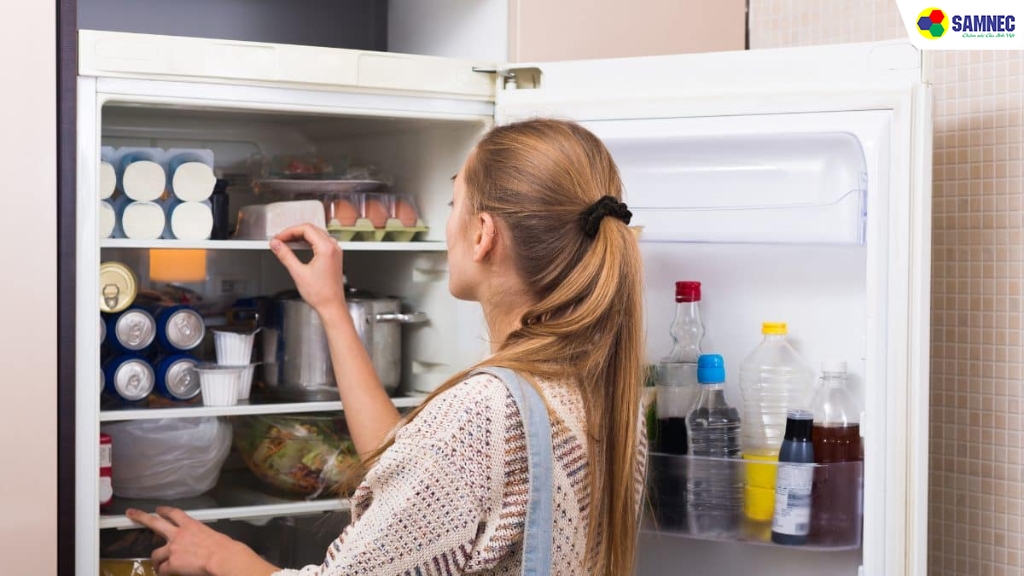 Tủ lạnh quá tải do chứa quá nhiều thực phẩm