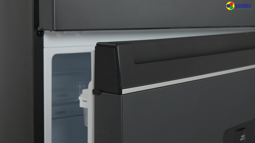 Gioăng tủ lạnh bị hở hoặc cửa tủ không được đóng kín