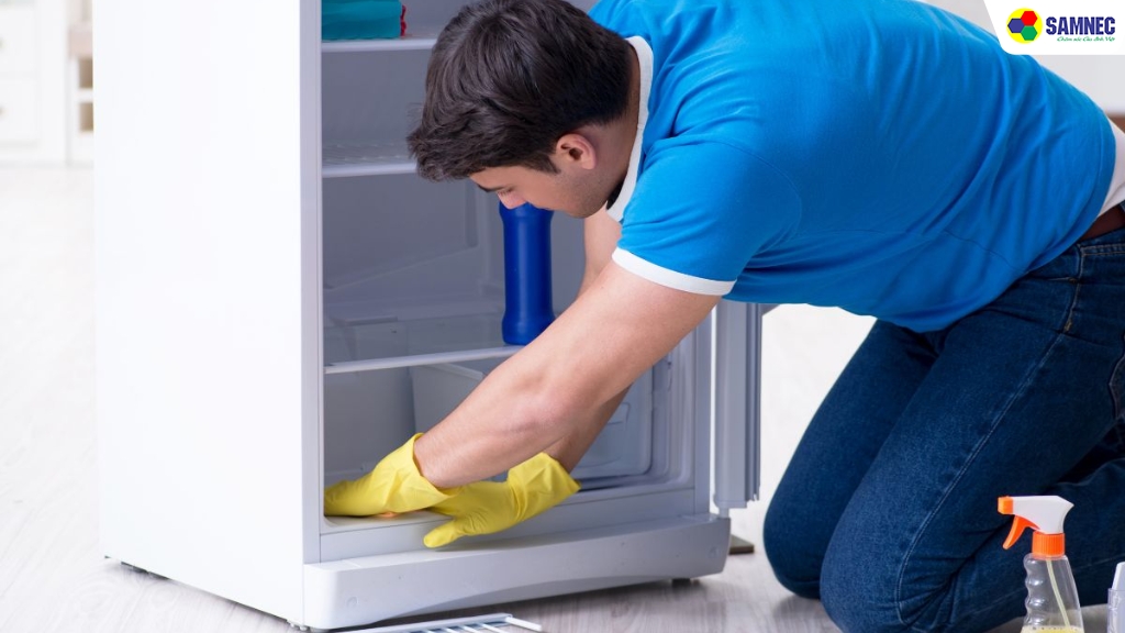 Lưu ý trong quá trình vệ sinh tủ lạnh Toshiba