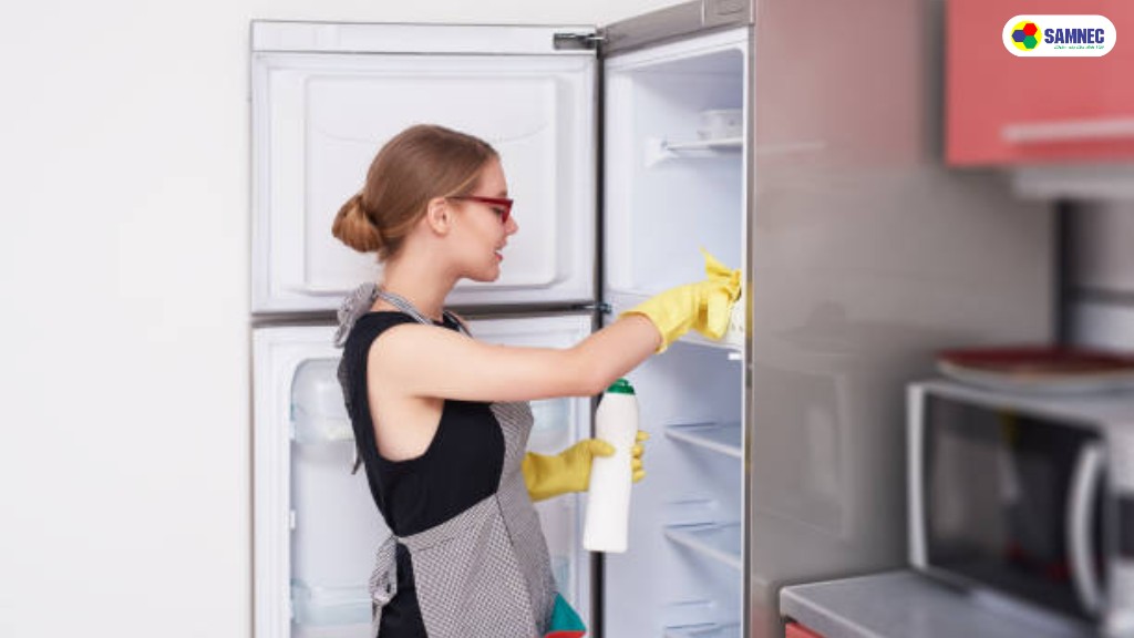  Thực hiện xả tuyết tủ lạnh