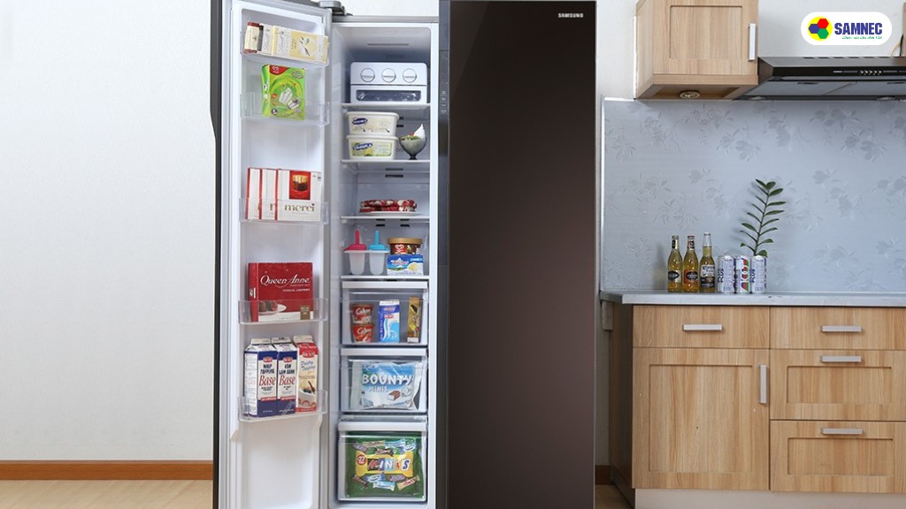Tủ lạnh Samsung báo lỗi nháy đèn 10 lần do cửa hỏng