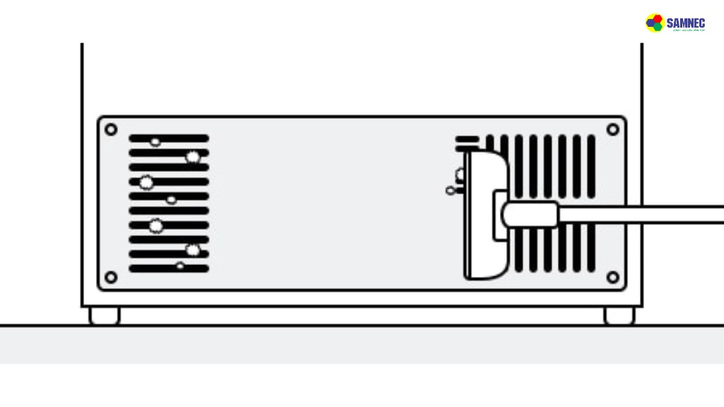 Vệ sinh mặt sau của tủ lạnh