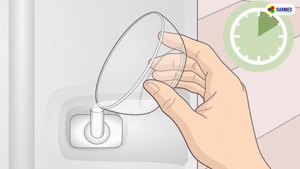 Vệ sinh đường ống dẫn nước từ trong tủ ra ngoài