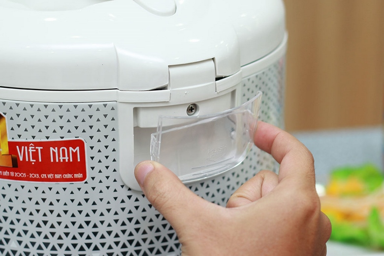 Thiết kế ngăn chứa nước thừa tháo rời