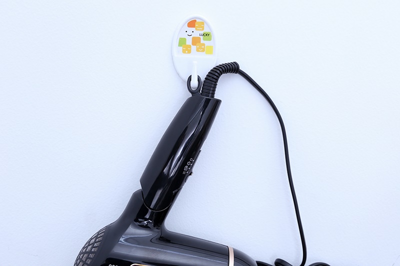 Máy sấy tóc Panasonic EH-NE20-K645 Đen - Có lỗ móc treo tường thông minh